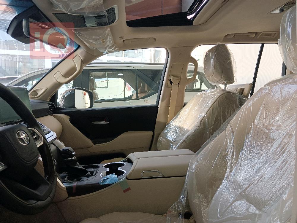 تۆیۆتا لاند کروزەر